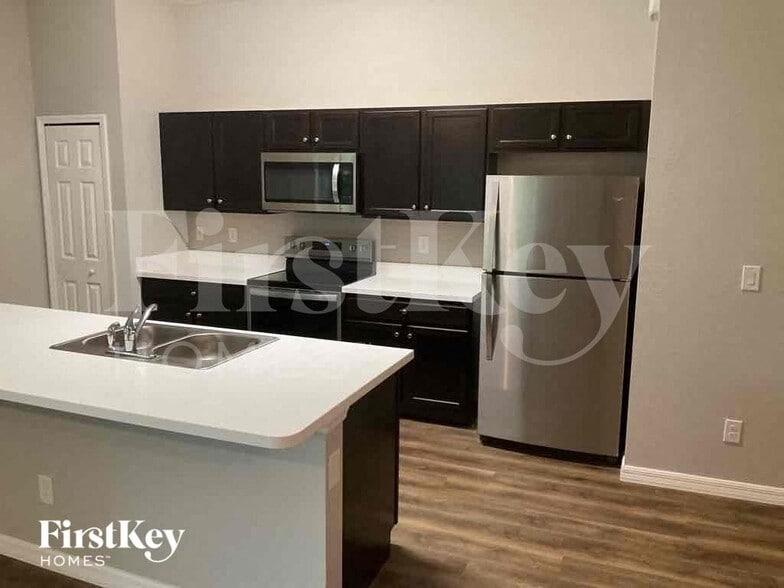 Building Photo - 1235 Desmond St