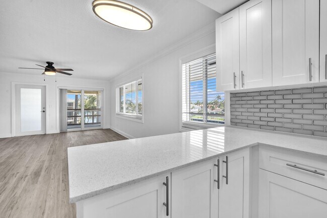 Building Photo - 1015 Spanish River Rd