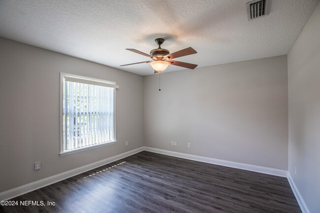 Building Photo - 6567 Chester Park Dr