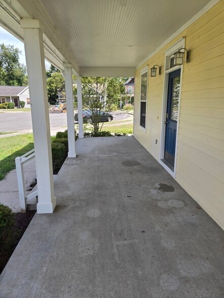 Building Photo - 855 Beth Dr