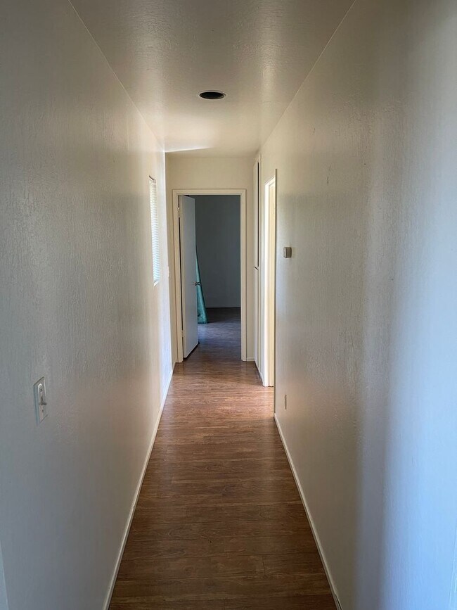 Building Photo - Oroville 4 bed 2 bath 3300sqft country hom...