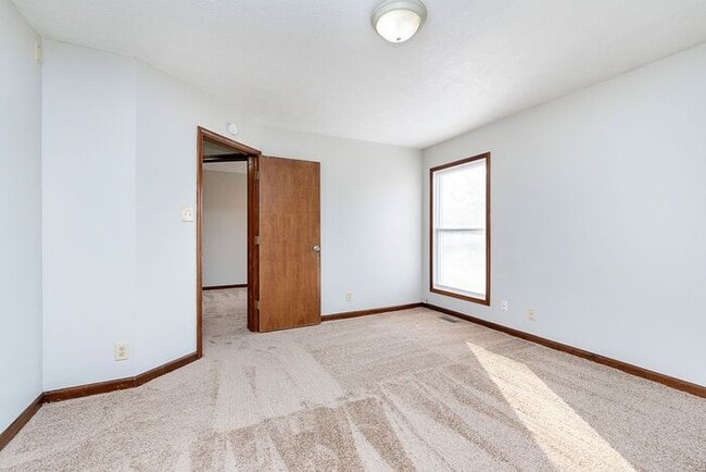Building Photo - 3 Bedroom 2 Full Bath Ranch in Peaceful Geist Valley Estates