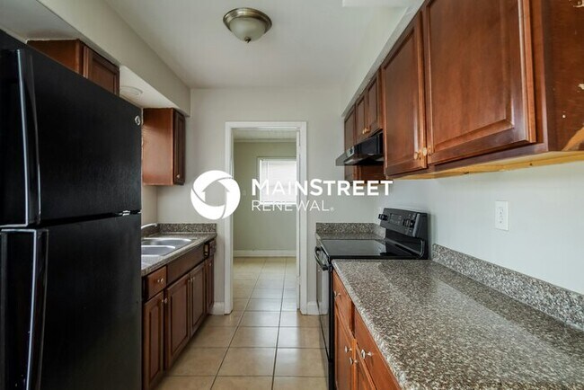Building Photo - 3 Bedroom Pet-Friendly Home in Orlando, FL with Main Street Renewal