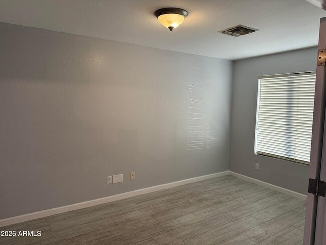 Building Photo - 3069 N 87th Way