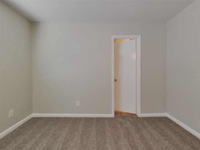 Building Photo - 15802 Echo Canyon Dr