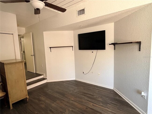 Building Photo - 2320 W Azeele St