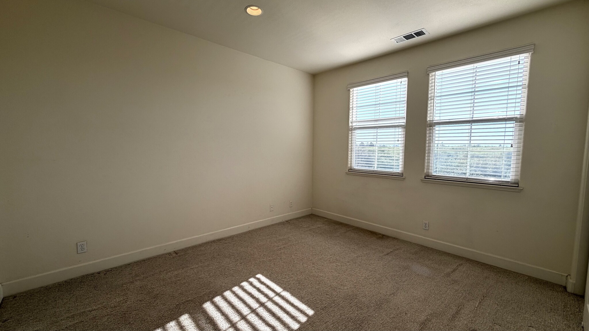 Building Photo - 35129 11th St