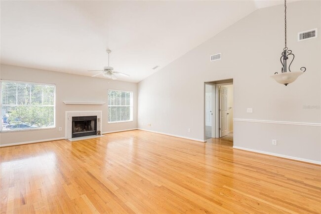 Building Photo - 315 S Edison Ave