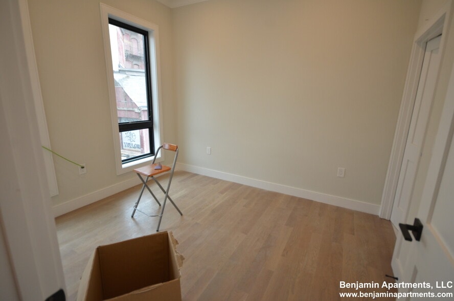 Building Photo - 16-18 Highgate St. Unit 102