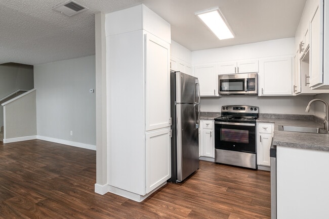 Building Photo - 390 Alameda del Prado