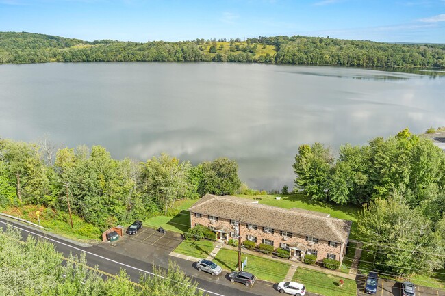 Building Photo - Kiamesha Lake