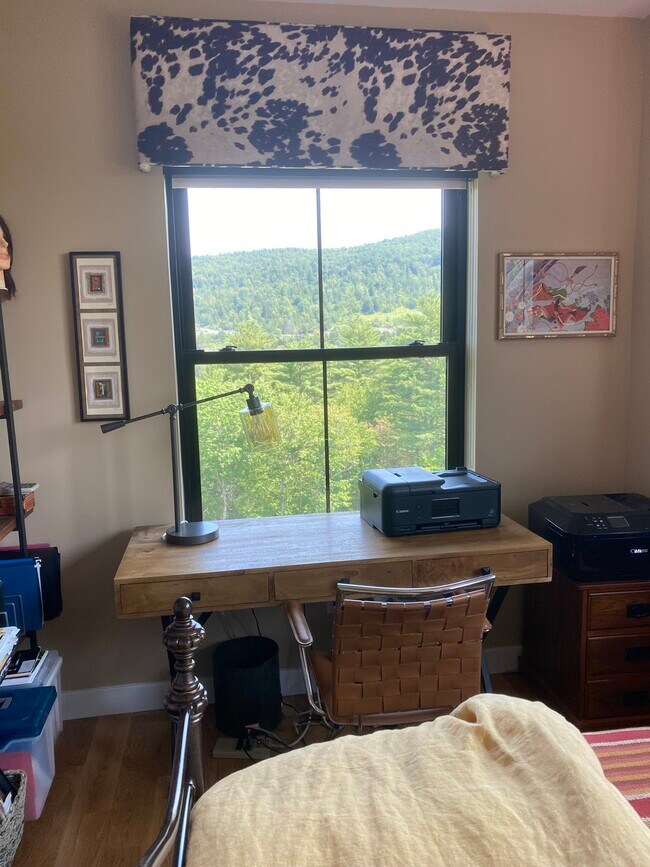 Lg master bedroom w room for desk - 69 Etna Rd