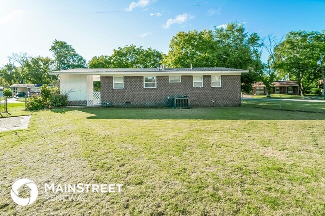 Building Photo - 1114 Rainbow Dr NE