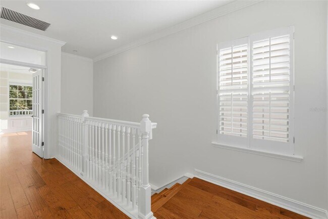 Building Photo - 815 Lake Evalyn Dr