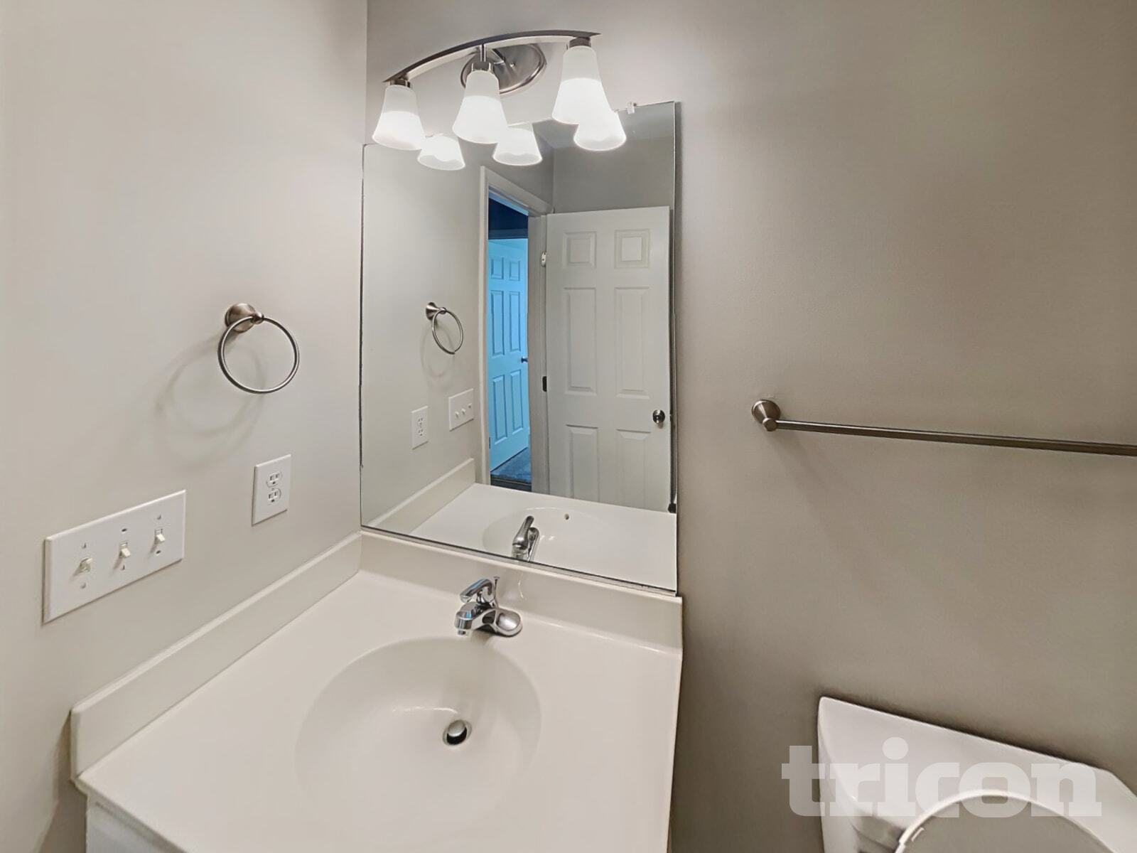 Building Photo - 5121 Benjamin Ct