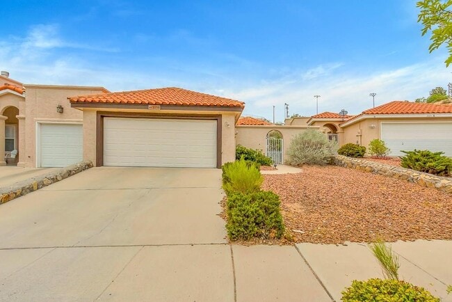 Building Photo - 205 N Alto Mesa Dr