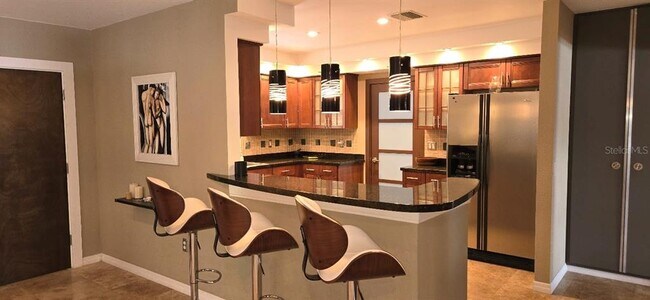 Building Photo - 2115 Alvarado Ln
