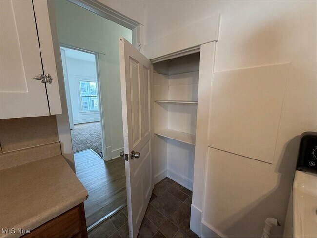 Building Photo - 317 12th St NE