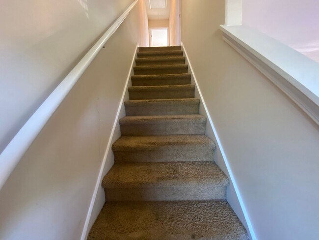 Building Photo - BRIDGEWATER HOME! PRE-LEASING FOR AUGUST 2026!