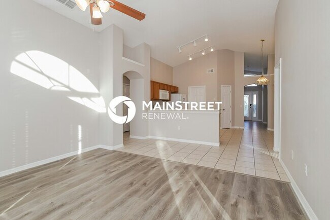 Building Photo - 4 Bedroom Pet-Friendly Home in Kissimmee, ...