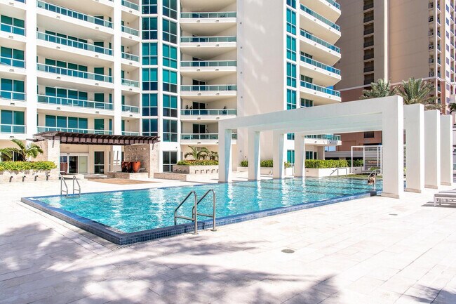 Building Photo - 101 S Fort Lauderdale Beach Blvd