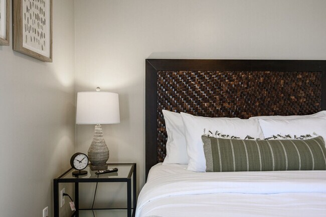 Building Photo - 1431 Bay Overlook Dr