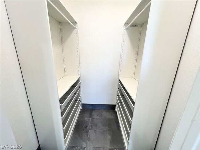 Building Photo - 6955 N Durango Dr