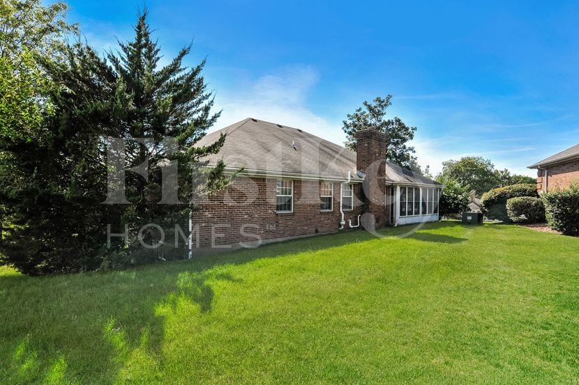 Building Photo - 9777 Gerald Dr