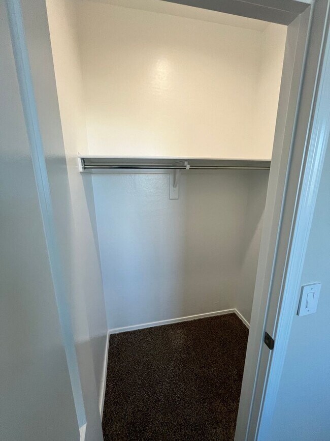 Building Photo - 4 Bedroom 2.5 Bathroom 2 Story Single Family Home