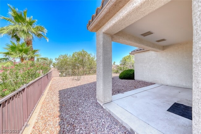 Building Photo - 2343 Schaeffer Hills Dr