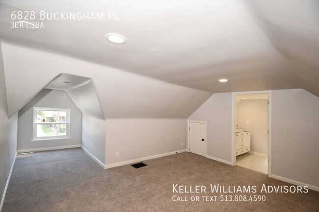 Building Photo - 6828 Buckingham Pl