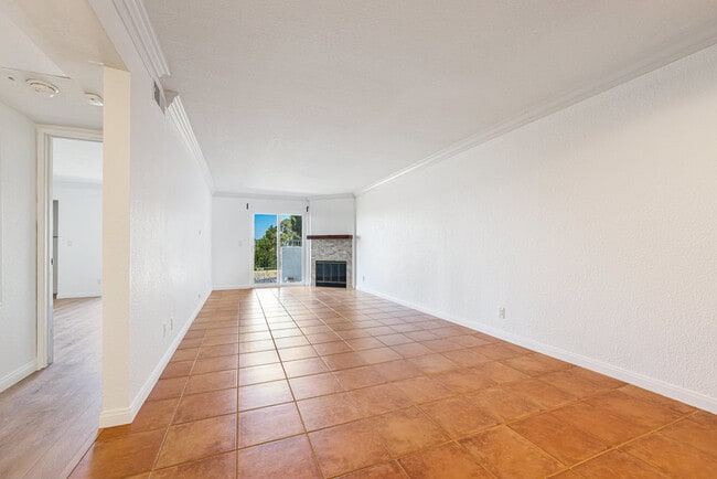 Building Photo - 4794 Arizona St