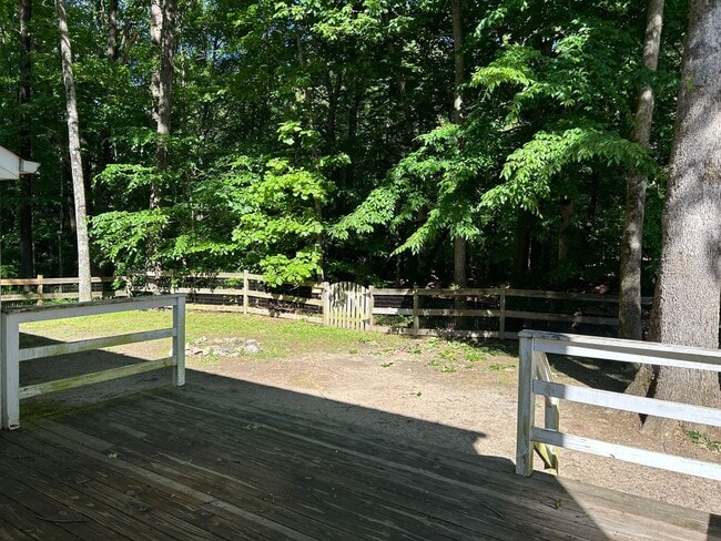 Building Photo - Charming 3BR Cape Cod w/ Loft, Skylights & Fenced Yard – Prime Midlothian Location - Buckingham V...