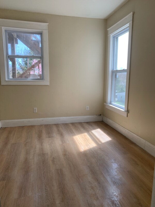 Building Photo - 57 Saratoga Ave