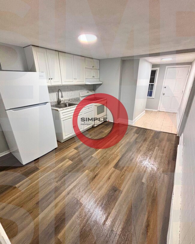 Building Photo - Two-bedroom one bath house