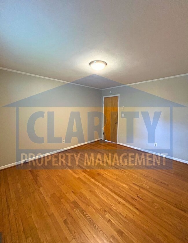 Building Photo - 3 bedroom ranch-style home in Downtown Cle...