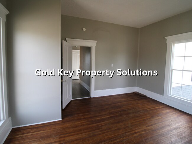 Building Photo - 803-807 High Street