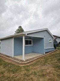 Building Photo - Cozy County Living