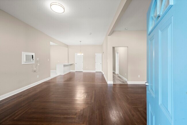 Building Photo - 4902 McKinney St