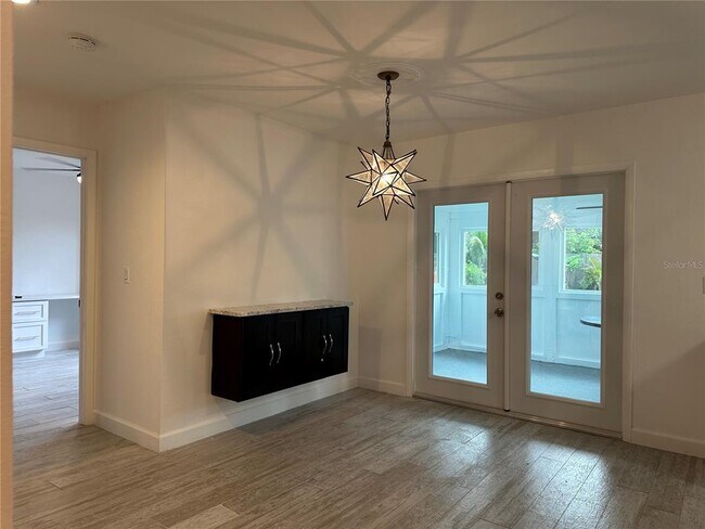 Building Photo - 4300 Avanti Cir
