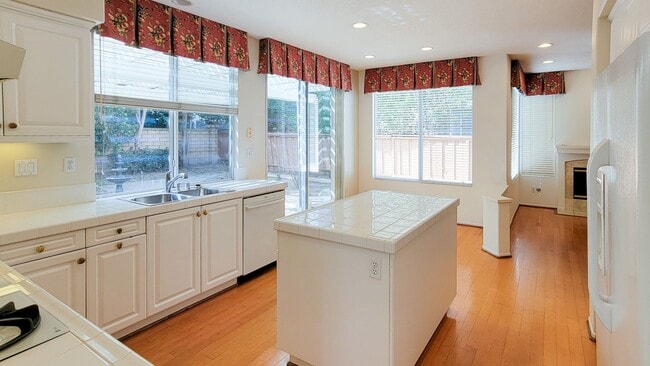 Building Photo - 12138 Wooded Vista Ln