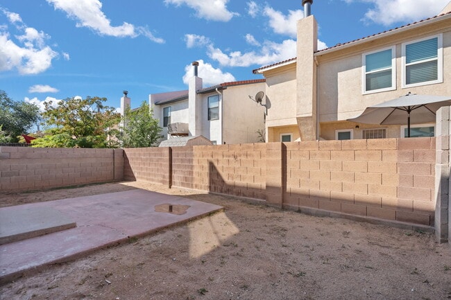 Building Photo - 2943 Quail Pointe Dr NW