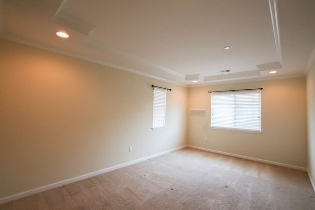 Building Photo - Newer Contemporary Home for Rent - Conveni...