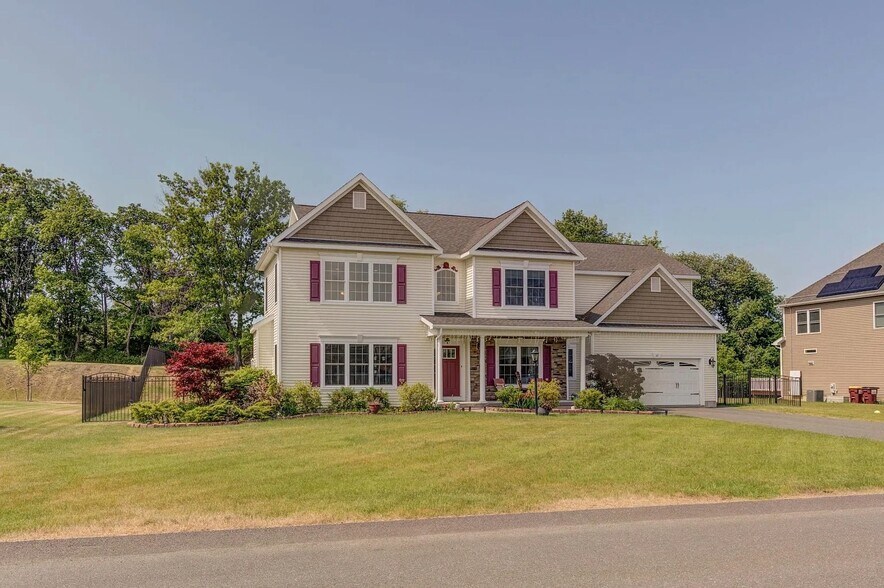 Building Photo - 65 Haywood Ln