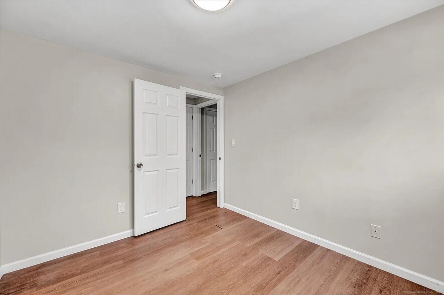 Building Photo - 56 Burgundy Hill Ln