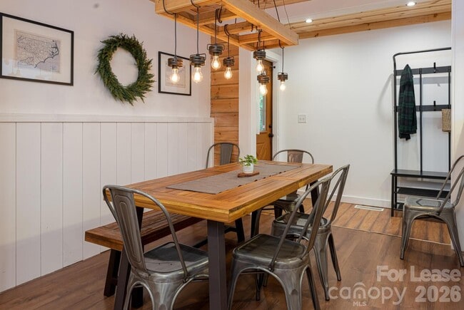 Building Photo - 260 Allison Hill Rd