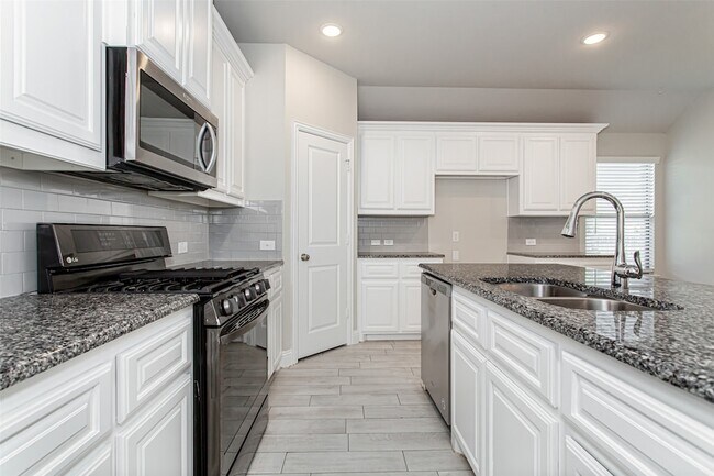 Building Photo - 1203 Rendyn St