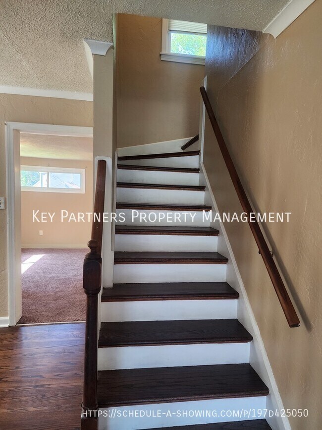 Building Photo - 7320 Charlotte-