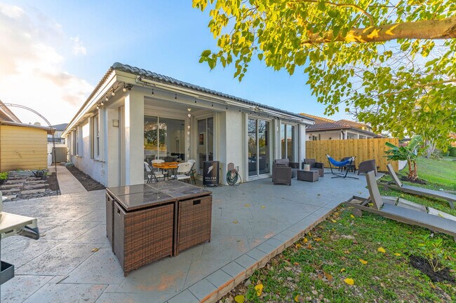 Building Photo - 1205 SW 146th Ct