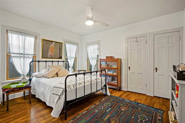 Building Photo - 407 Zennia St